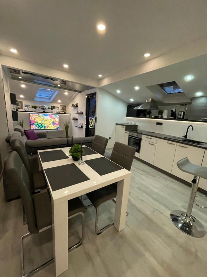 Star Apartment